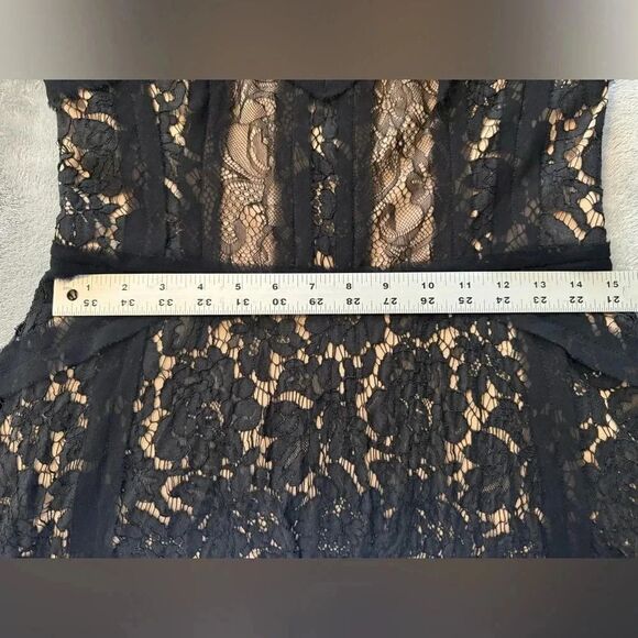 Heartloom Revolve Sera Lace Dress | Size Large | Black with
Tan lining - Picture 7 of 9